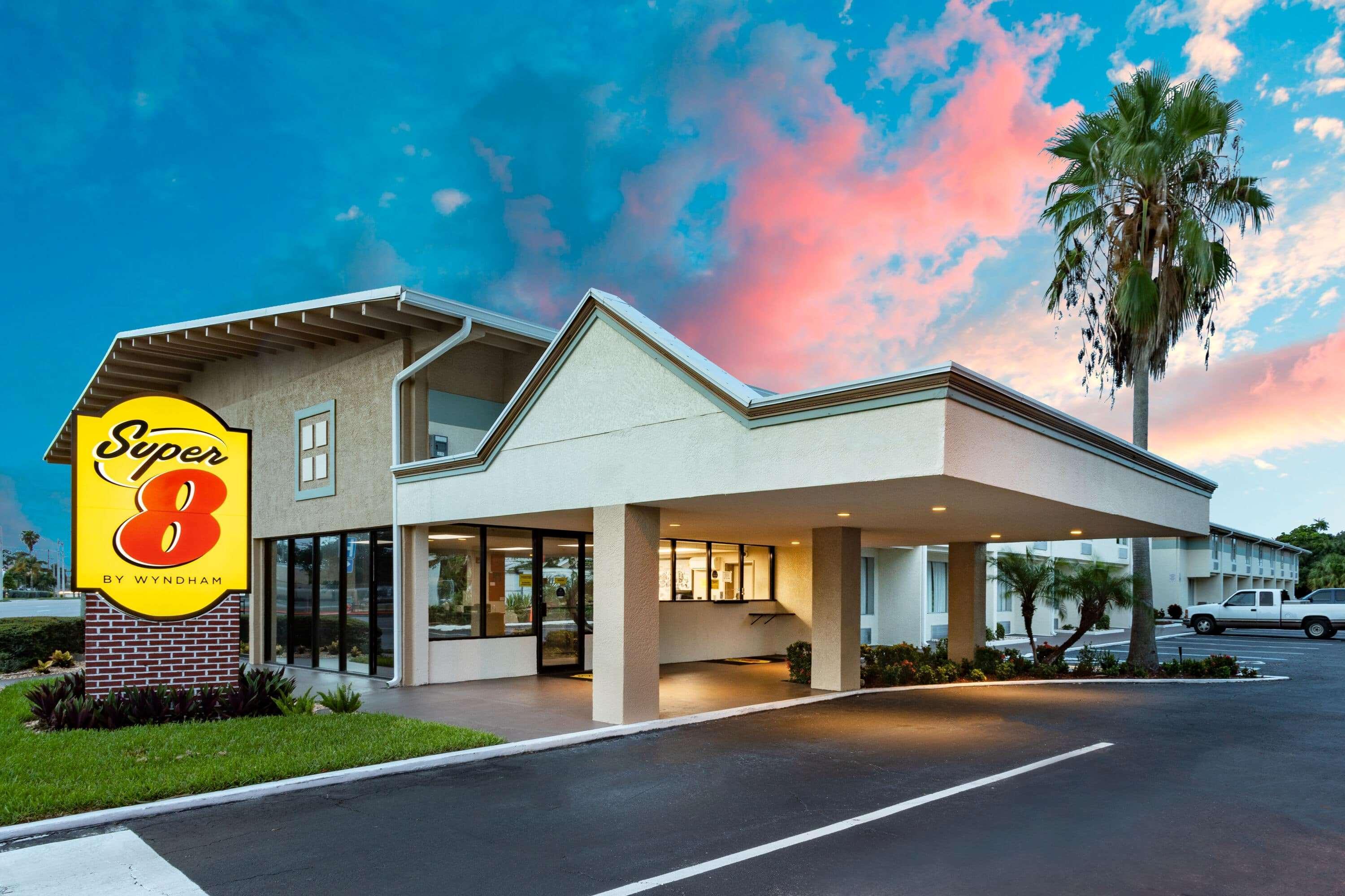Motel Super 8 By Wyndham Melbourne Extérieur photo