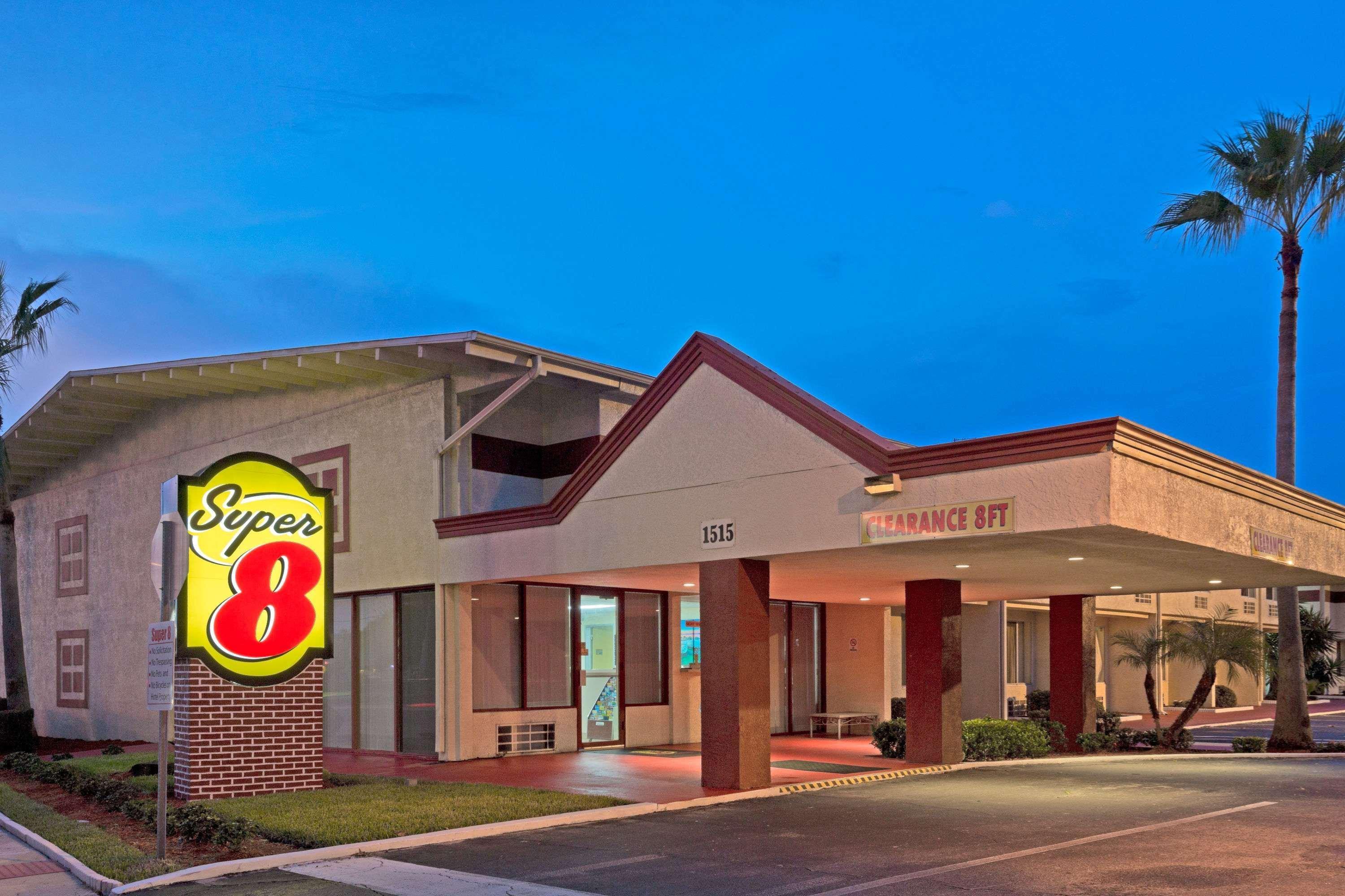 Motel Super 8 By Wyndham Melbourne Extérieur photo