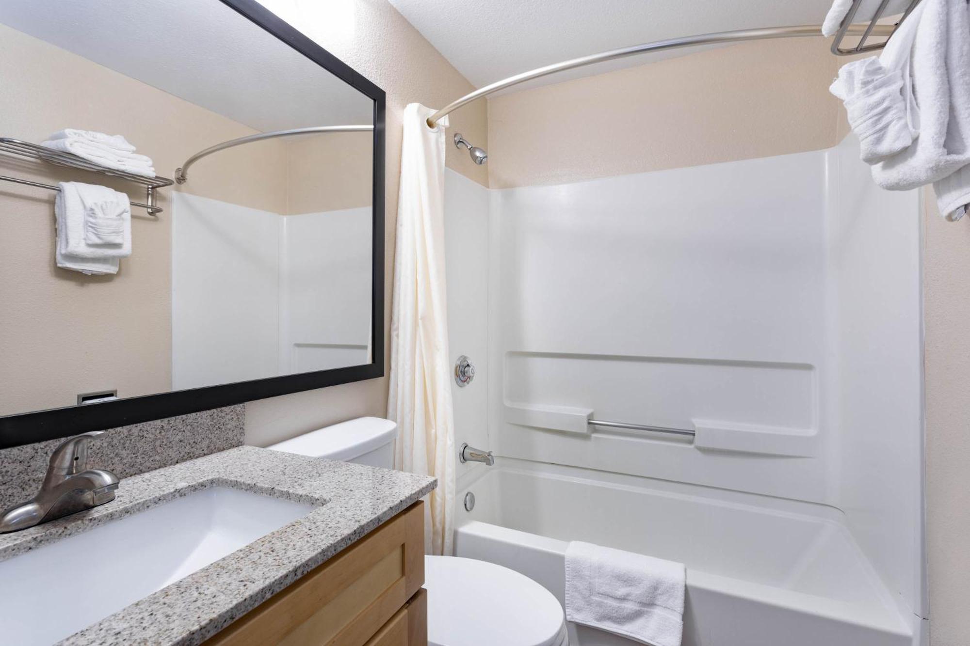 Motel Super 8 By Wyndham Melbourne Extérieur photo
